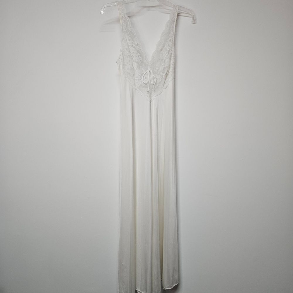 Vintage OLGA Nightgown And Robe Set Size PETITE - Picture 7 of 11